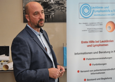 Dr. med Andreas Hilbig-Cordes bei seinem Vortrag